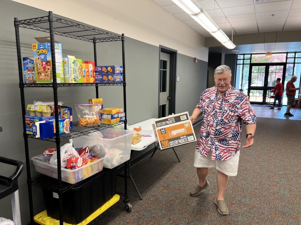 food-pantry-clothing-closet_IMG_4902