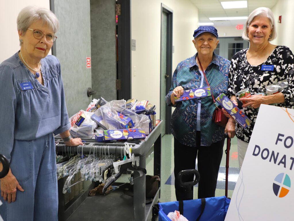 food-pantry-clothing-closet_IMG_6416