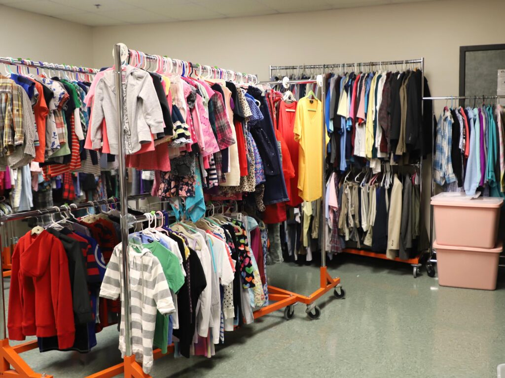 food-pantry-clothing-closet_IMG_6424